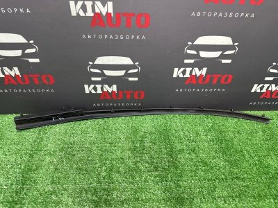 Уплотнитель двери нижний Renault Kaptur 2017