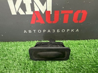 Кнопка открывания багажника Renault Kaptur 2017