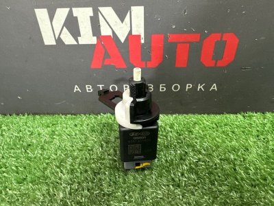 Выключатель стоп-сигнала(лягушка) Kia Rio 3 2016 QB