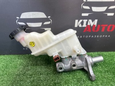 Главный тормозной цилиндр с бочком Kia Rio 3 2016 QB