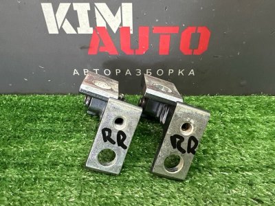 Петли двери Skoda Octavia 2014 A7