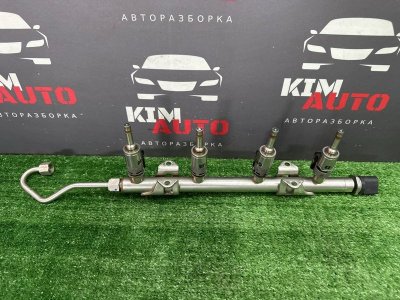 Топливная рейка с форсунками Skoda Octavia 2014 A7