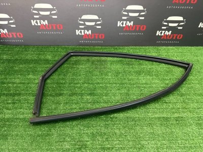 Уплотнитель стекла направляющий Kia Ceed 1 2010 ED