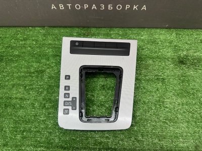 Накладка консоли АКПП Skoda Octavia 2014 A7