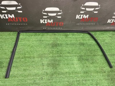 Уплотнитель стекла направляющий Kia Rio 3 HB 2014 HB