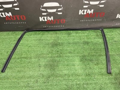 Уплотнитель стекла направляющий Kia Rio 3 HB 2014 HB
