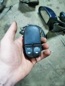 Блок управления стеклоподъемниками Ford Focus