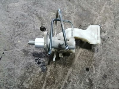 Главный тормозной цилиндр Mazda 3