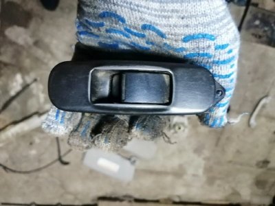 Кнопка стеклоподъемника Mitsubishi Lancer 9