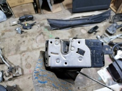 Замок двери Opel Astra H