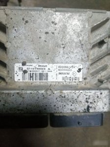 Блок управления двигателем Renault Logan