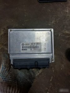 Блок управления двигателем Volkswagen Passat B5