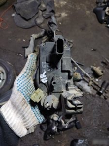 Замок двери Opel Astra H