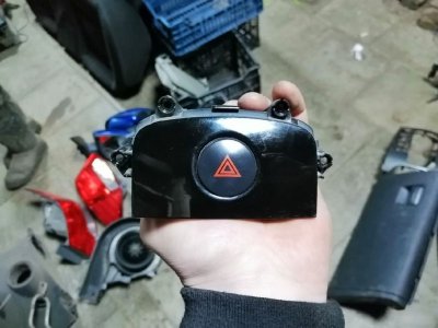 Кнопка аварийной сигнализации Kia Cerato 2
