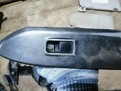 Кнопка стеклоподъемника Mitsubishi Lancer 9