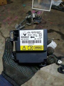 Блок управления AIR BAG Renault Logan