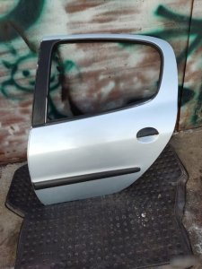 Дверь Peugeot 206