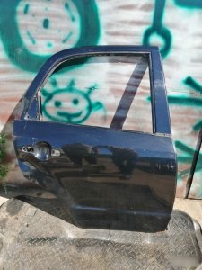 Дверь Suzuki SX4