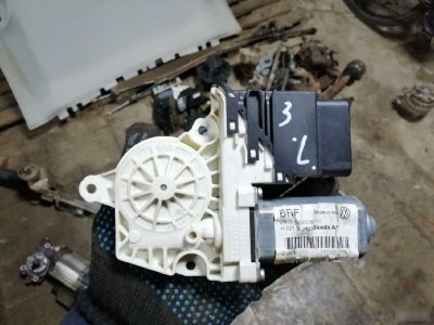 Моторчик стеклоподъемника Skoda Octavia A5