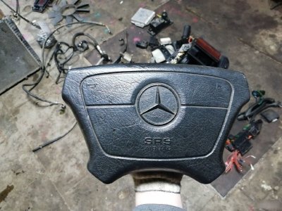 Подушка безопасности в руль Mercedes-Benz E W210