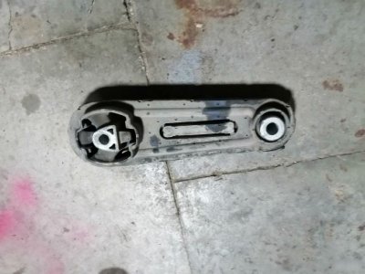 Опора двигателя Renault Sandero