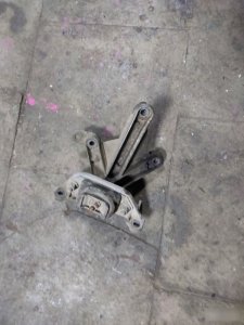 Опора МКПП Renault Megane 2