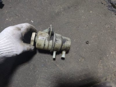 Бачок гур Mitsubishi Galant 9