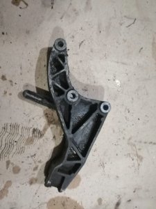 Кронштейн двигателя Opel Astra H
