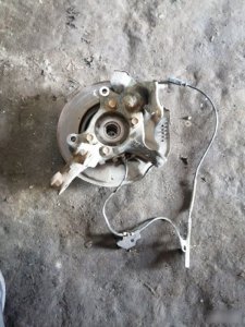 Кулак поворотный Toyota Auris