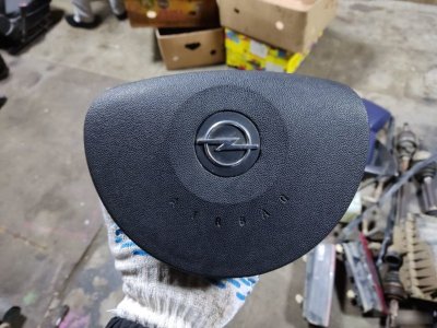 Подушка безопасности в руль Opel Combo