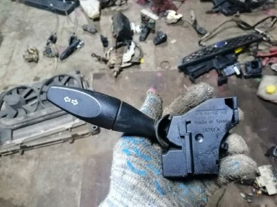 Переключатель поворотов Ford Focus