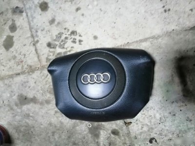 Подушка безопасности в руль Audi A6 C5