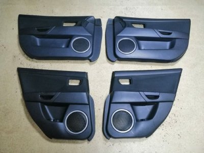 Обшивки дверей Mazda 3 BK