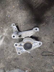 Опора двигателя Renault Megane 3