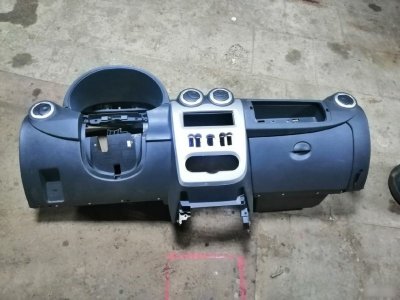 Торпеда Renault Sandero