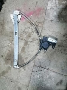 Стеклоподъемник Mazda 3