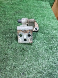 Петля двери Mercedes Benz Vito 638