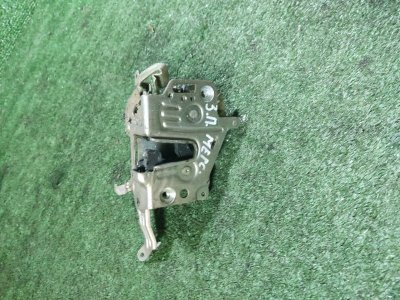 Замок двери Mercedes Benz W202