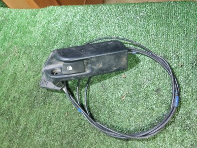 Трос лючка топливного бака Toyota Auris