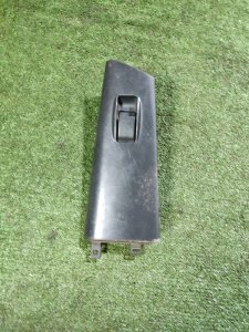 Кнопка стеклоподъемника Toyota Corolla E120