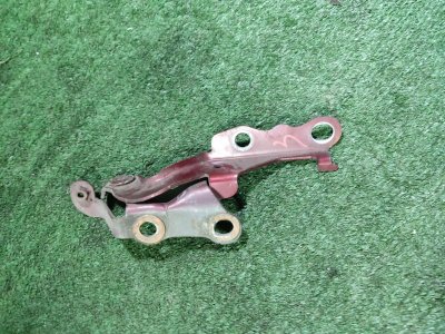 Петля капота Toyota Corolla E120