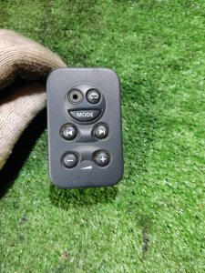 Блок управления магнитолой Land Rover Discovery 2006 3
