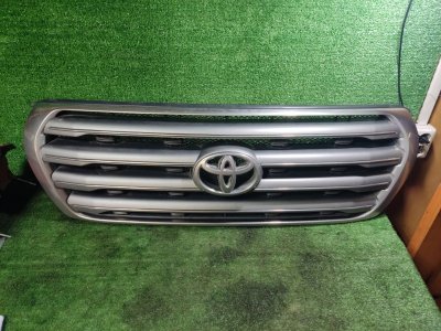 Решетка радиатора Toyota Land Cruiser 2008 200