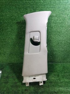 Накладка стойки Toyota Land Cruiser 2008 200