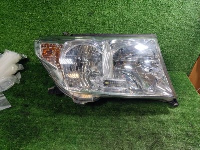 Фара правая Toyota Land Cruiser 2008 200