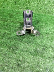 Петля двери Toyota Land Cruiser 2008 200