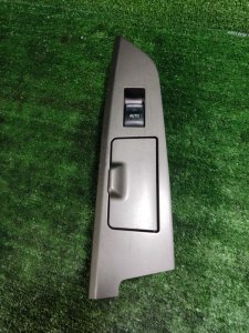 Кнопка стеклоподъемника Toyota Land Cruiser 2008 200