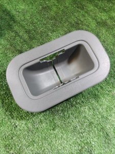 Крышка кронштейна сиденья Toyota Land Cruiser 2008 200