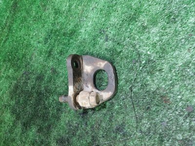 Петля буксировочная Toyota Land Cruiser 2008 200