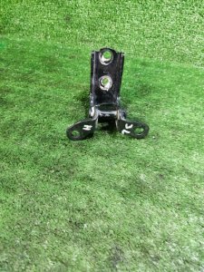 Петля двери Toyota Land Cruiser 2008 200